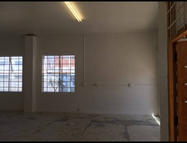 136M² WAREHOUSE RENTED IN DIEP RIVER